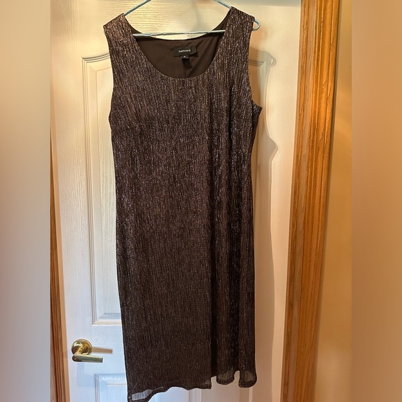 2 piece dress with gold shimmer - Picture 2 of 3